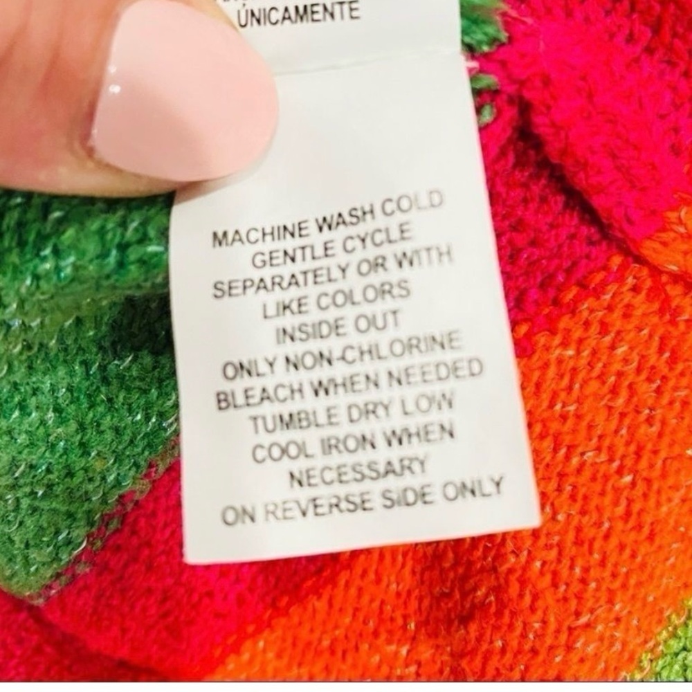 Poncho - Picture 4 of 6